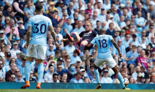 他不断进步 他不断进步