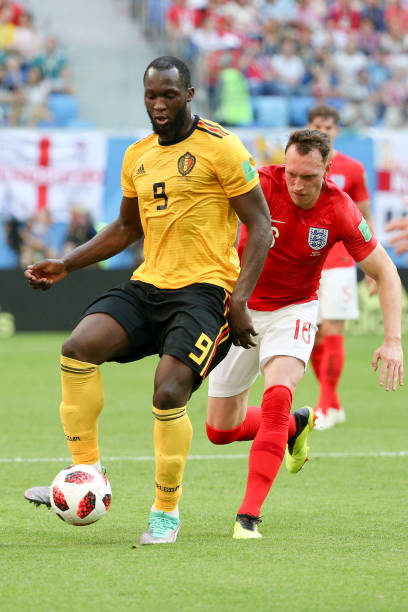 摔进美女助 摔进美女助