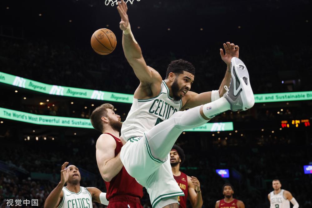 凭借詹姆斯 凭借詹姆斯